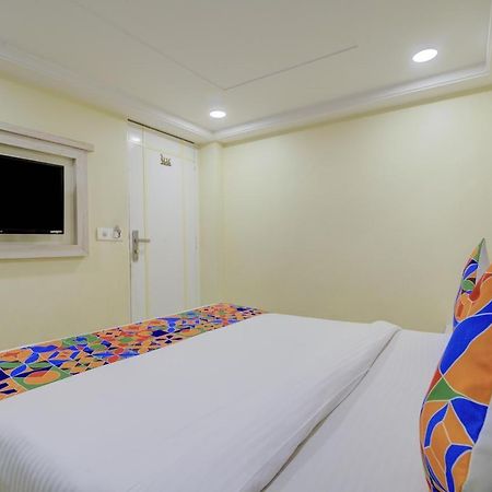 Hotel Kaushal Palace New Delhi Bagian luar foto