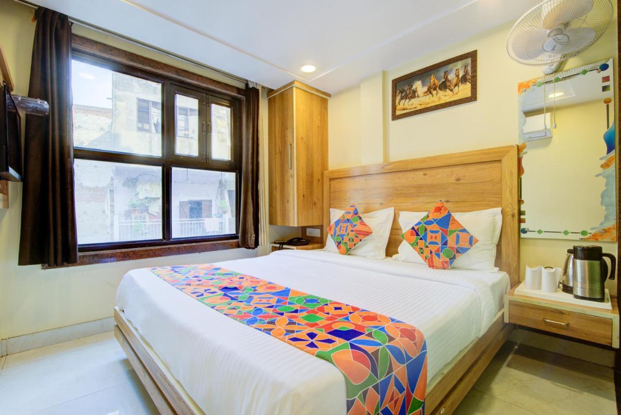 Hotel Kaushal Palace New Delhi Bagian luar foto